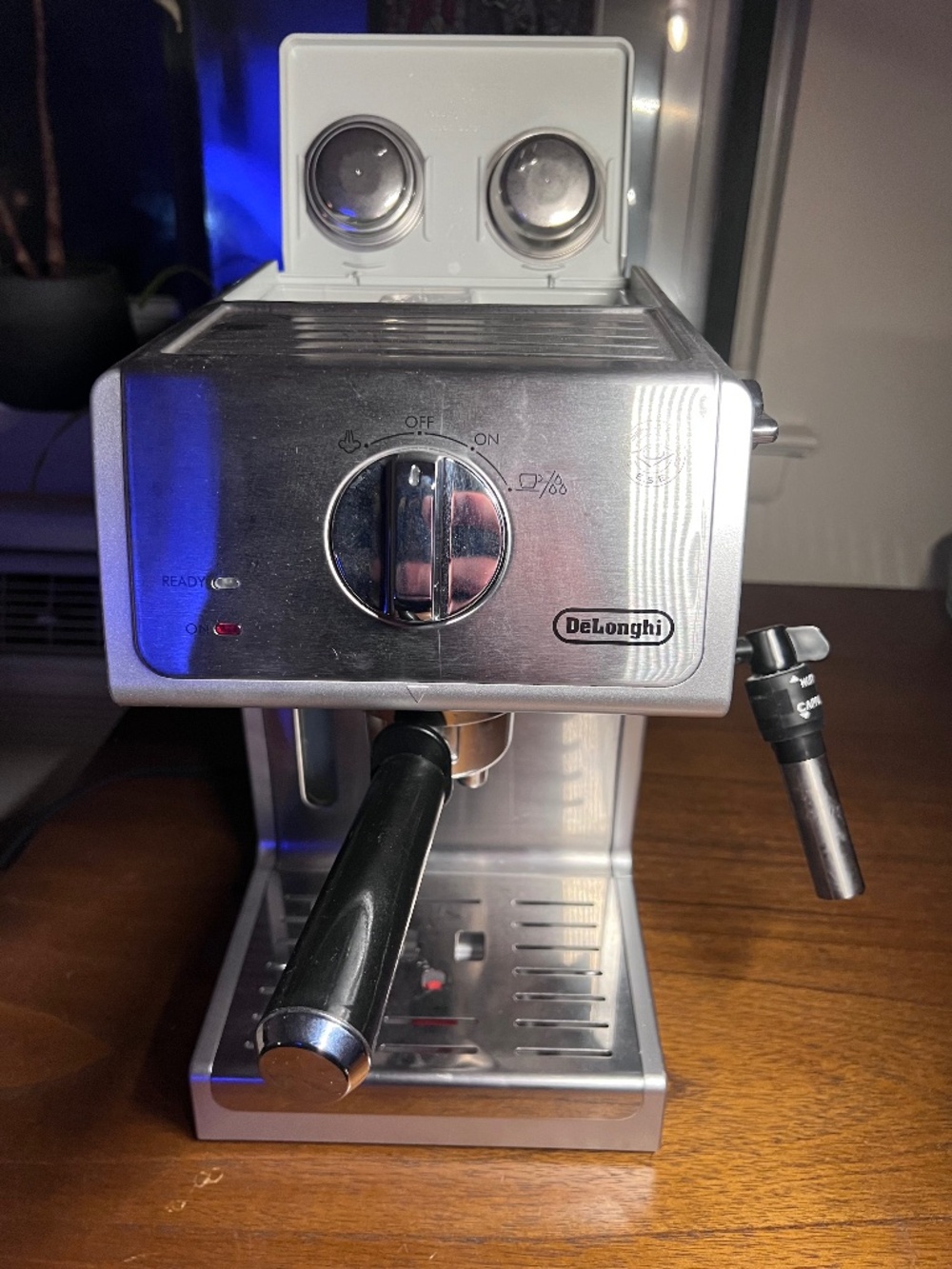 DeLonghi Silver Espresso Machine with Steam Wand - Sleek Silver Finish